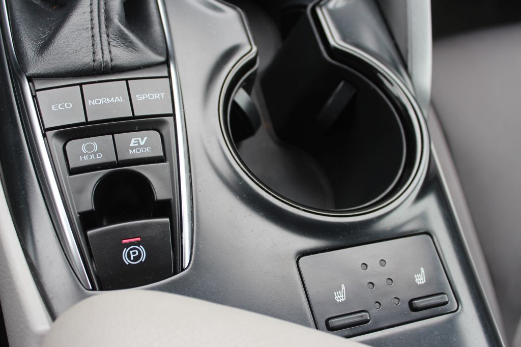 2019 Toyota Camry Image 25