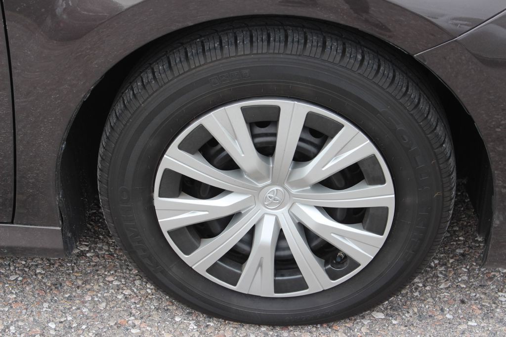 2019 Toyota Camry Image 28