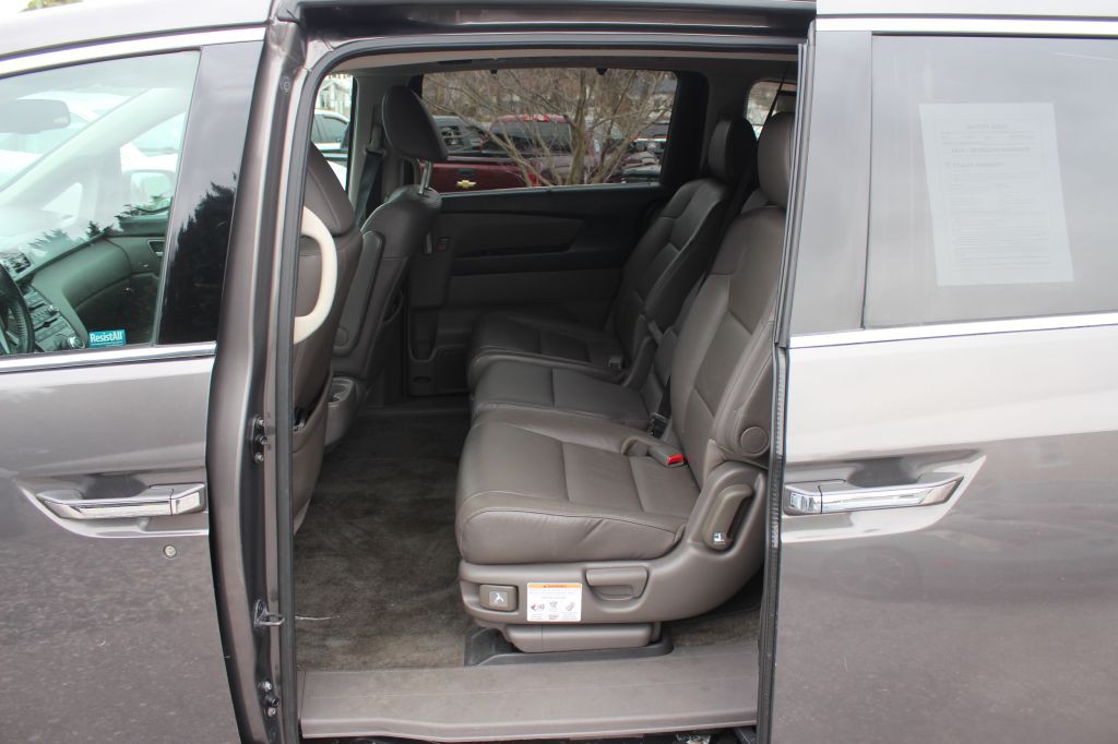 2013 Honda Odyssey Image 12