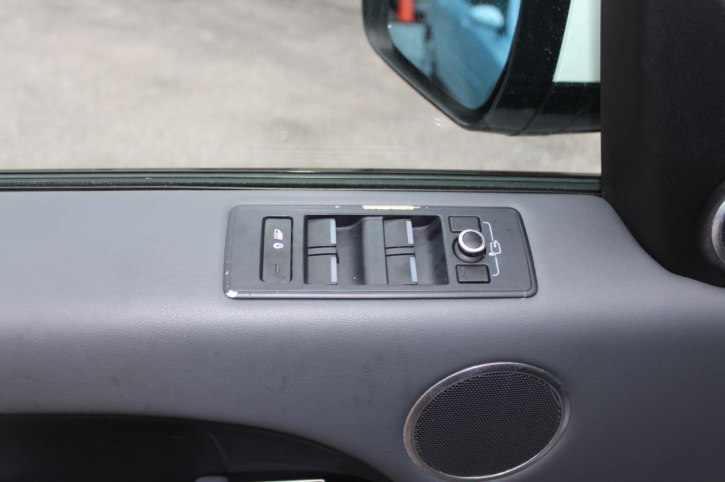 2014 Land Rover Range Rover Image 11