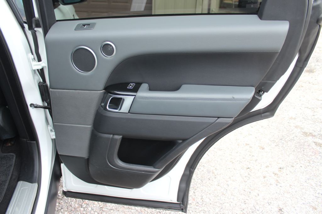 2014 Land Rover Range Rover Image 17