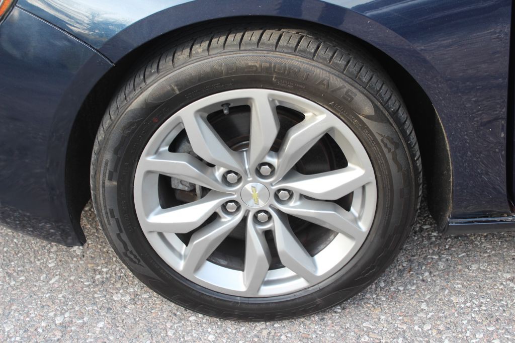 2017 Chevrolet Impala Image 25