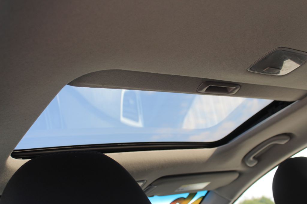 2016 Hyundai Elantra Image 19