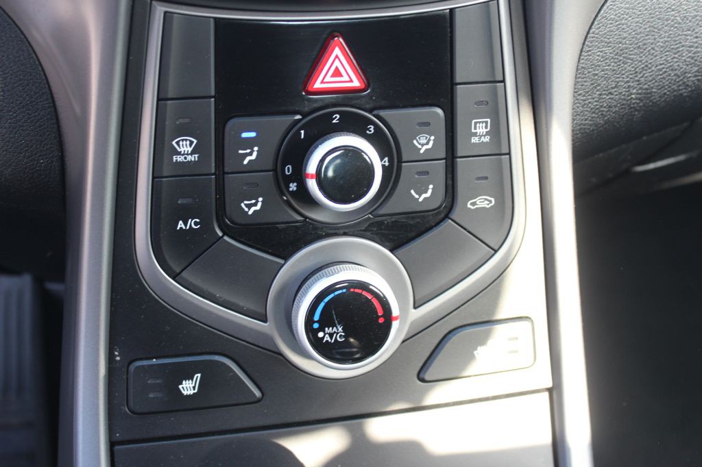 2016 Hyundai Elantra Image 23