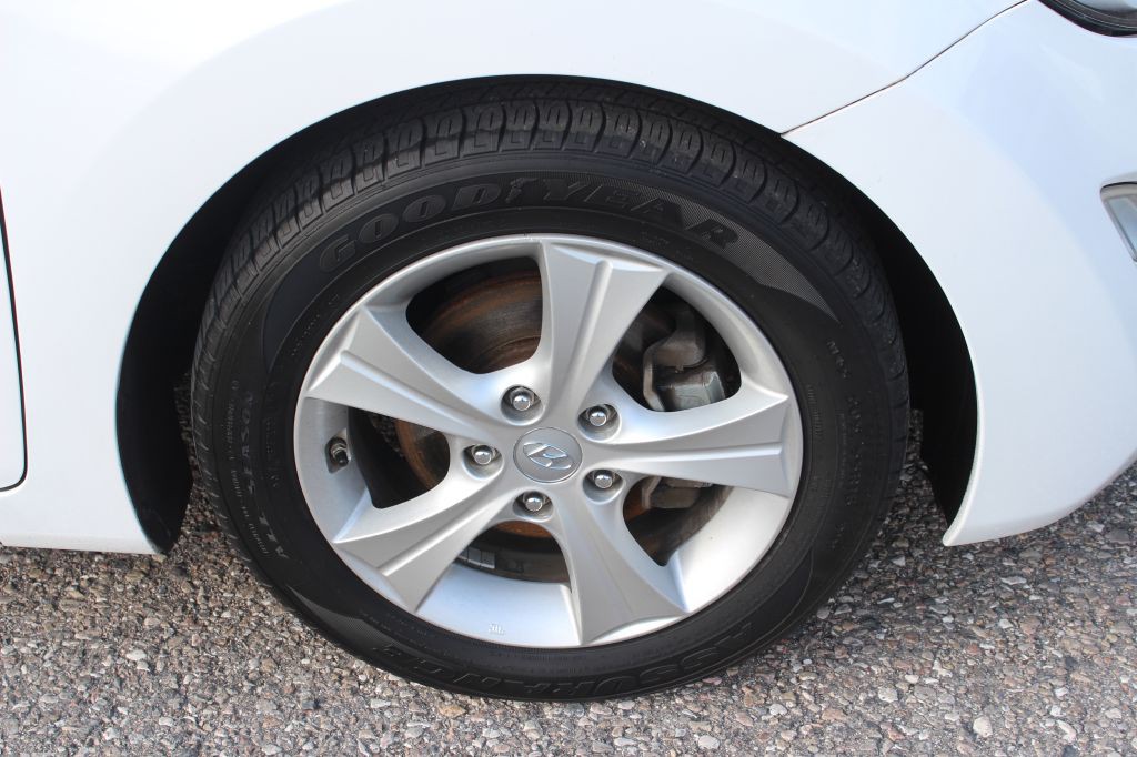 2016 Hyundai Elantra Image 26