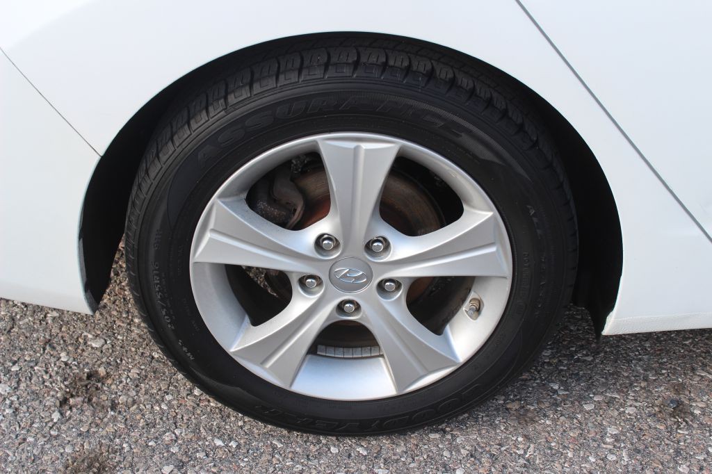 2016 Hyundai Elantra Image 27