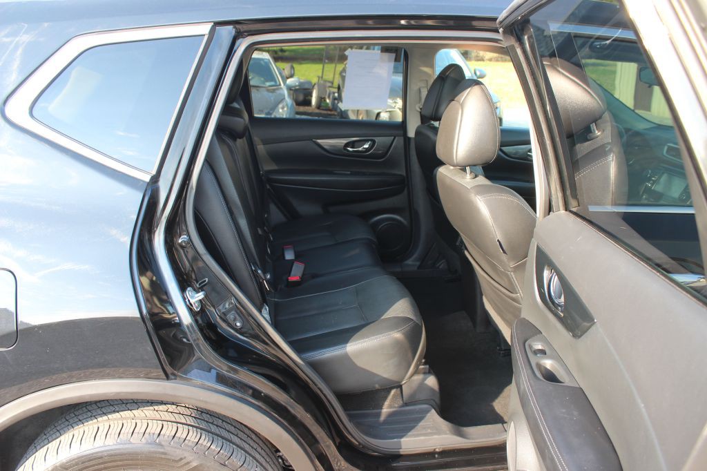 2016 Nissan Rogue Image 15