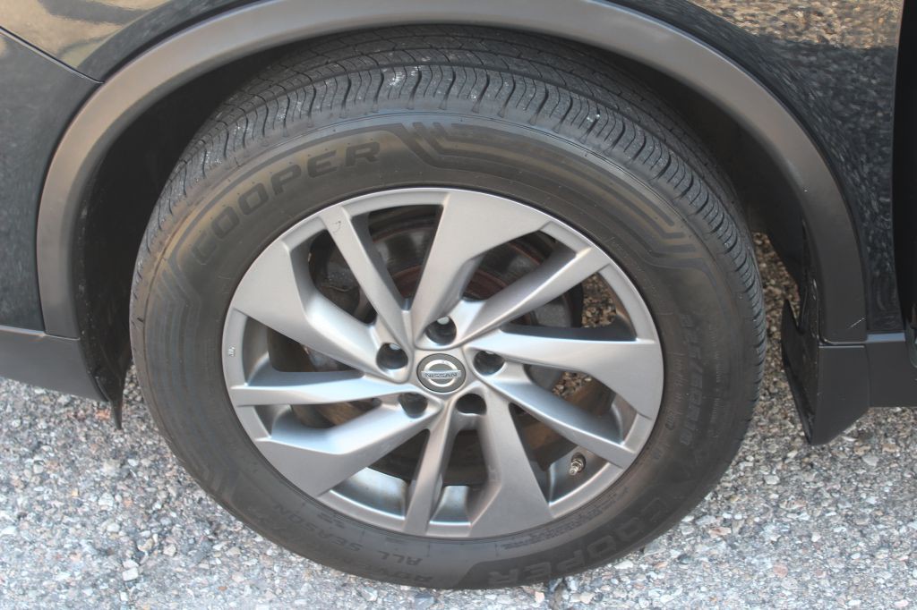 2016 Nissan Rogue Image 28