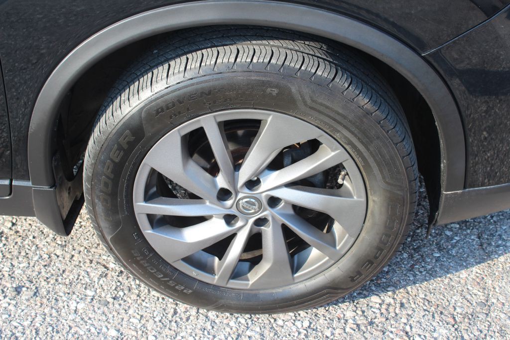 2016 Nissan Rogue Image 29