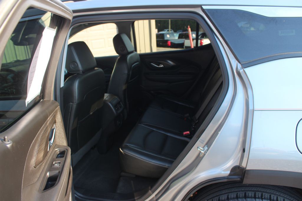 2024 GMC Terrain Image 12