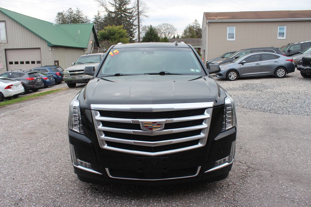 2015 Cadillac Escalade Image 2
