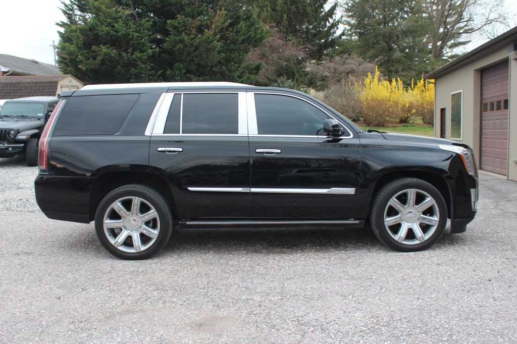 2015 Cadillac Escalade Image 4