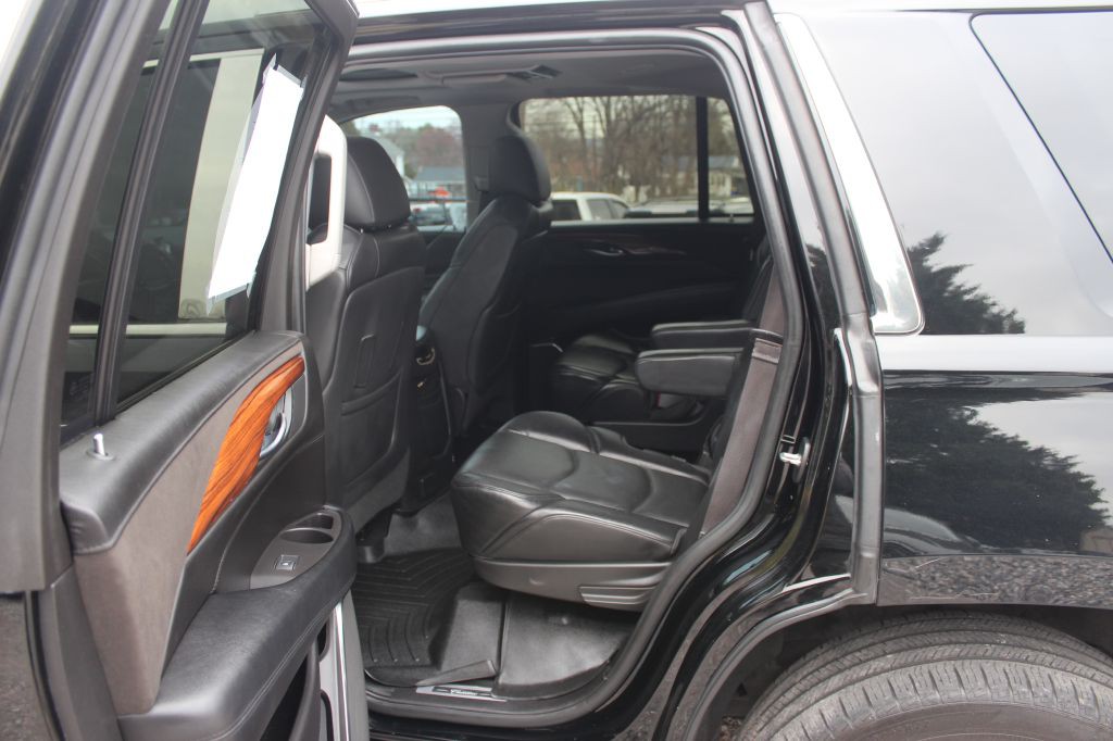 2015 Cadillac Escalade Image 12