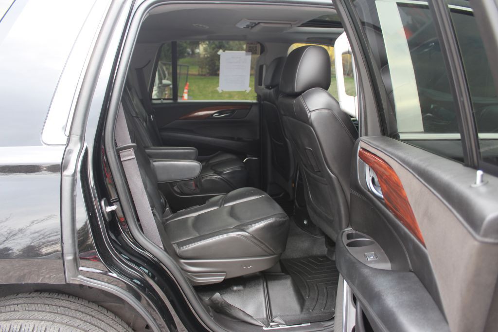 2015 Cadillac Escalade Image 15