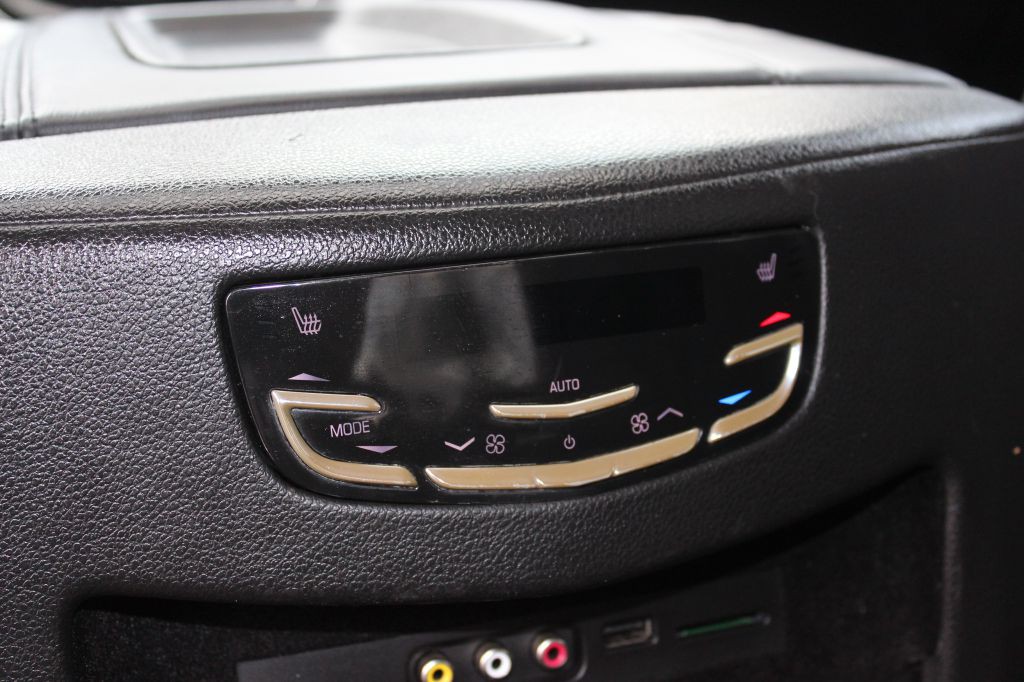 2015 Cadillac Escalade Image 19