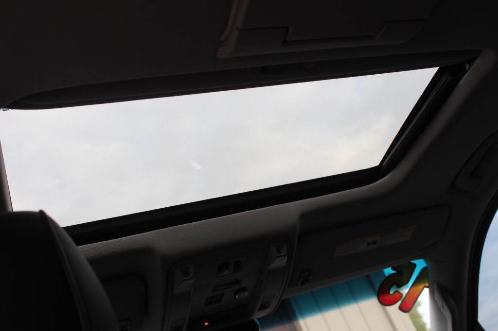 2015 Cadillac Escalade Image 20