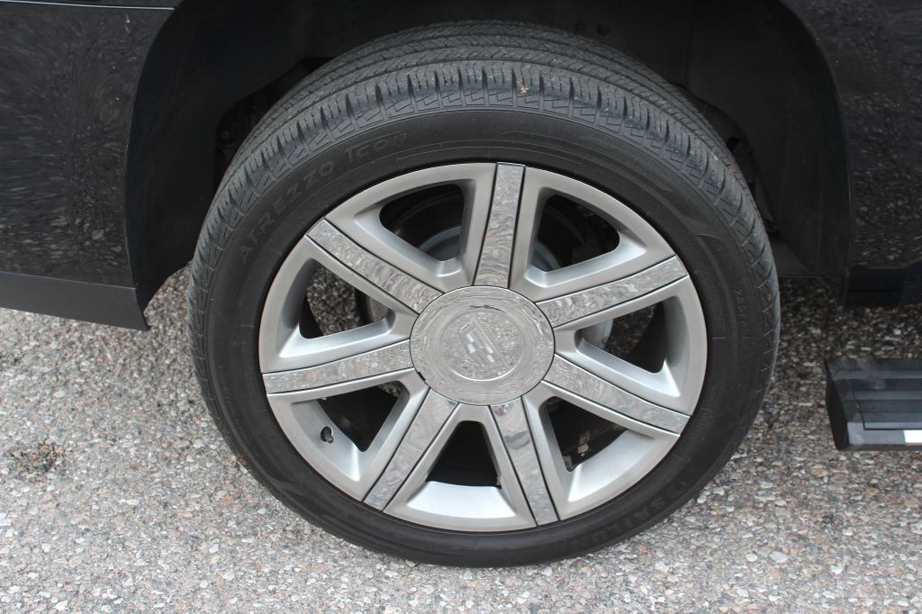 2015 Cadillac Escalade Image 29