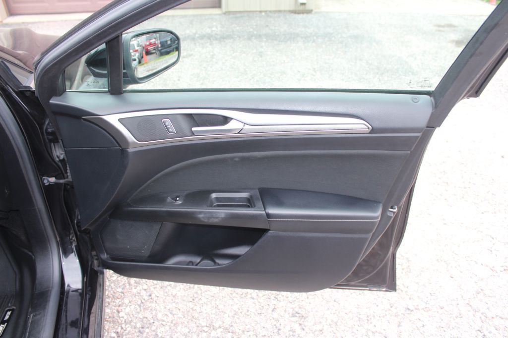 2019 Ford Fusion Image 18