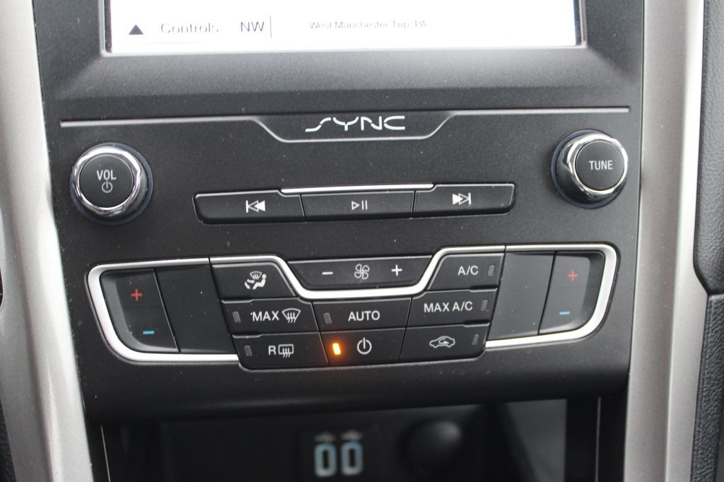 2019 Ford Fusion Image 23