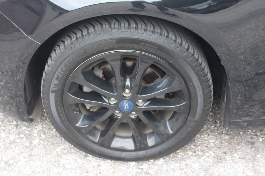 2019 Ford Fusion Image 25