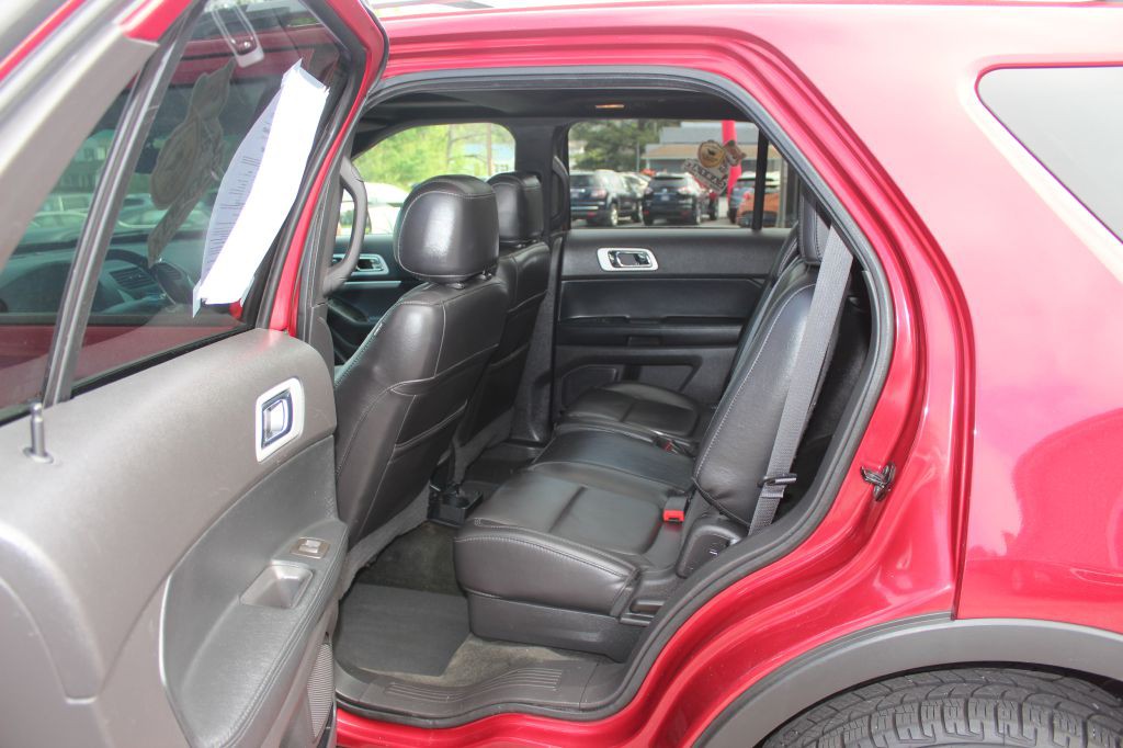 2015 Ford Explorer Image 12