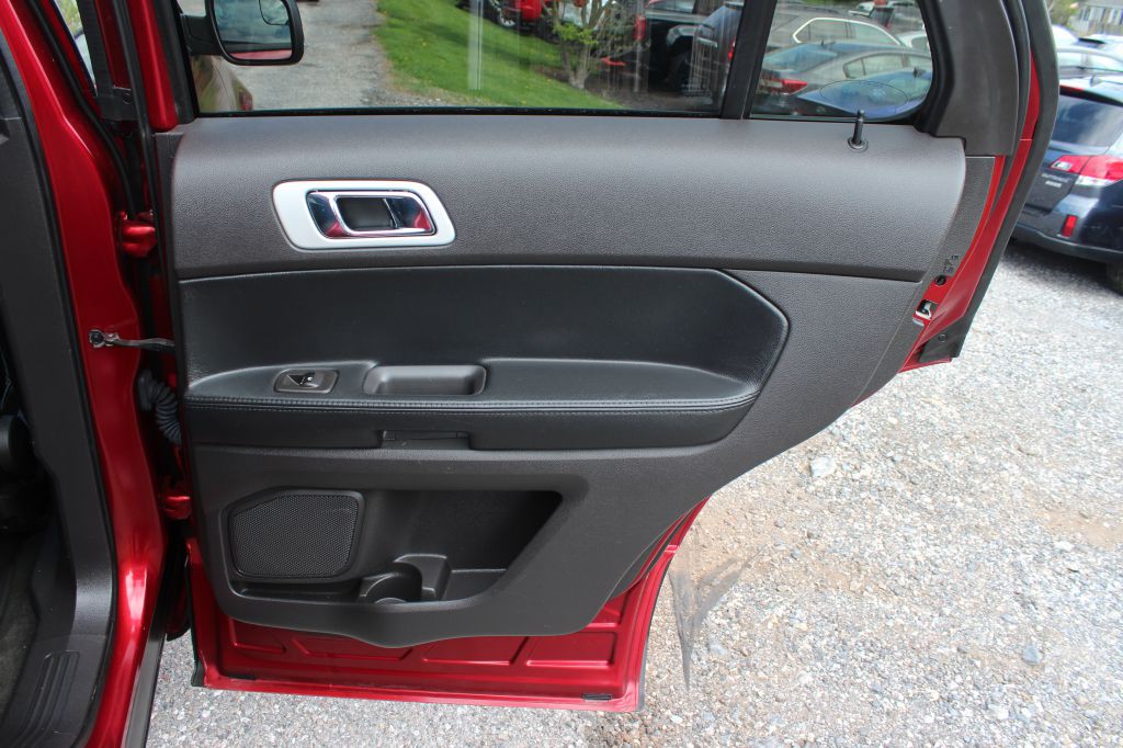 2015 Ford Explorer Image 16