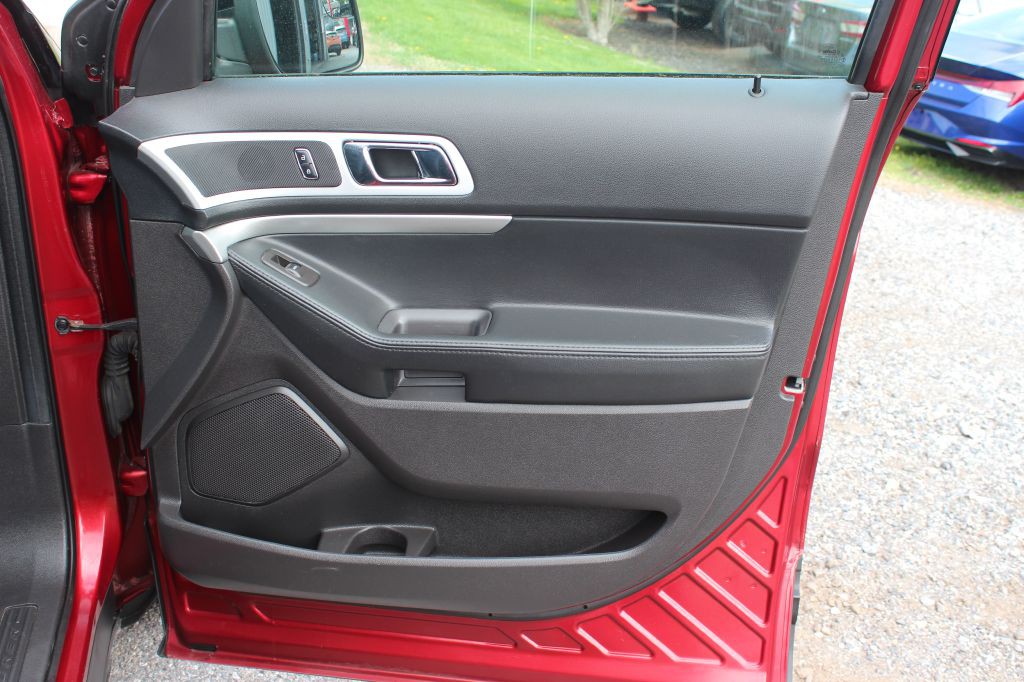 2015 Ford Explorer Image 18