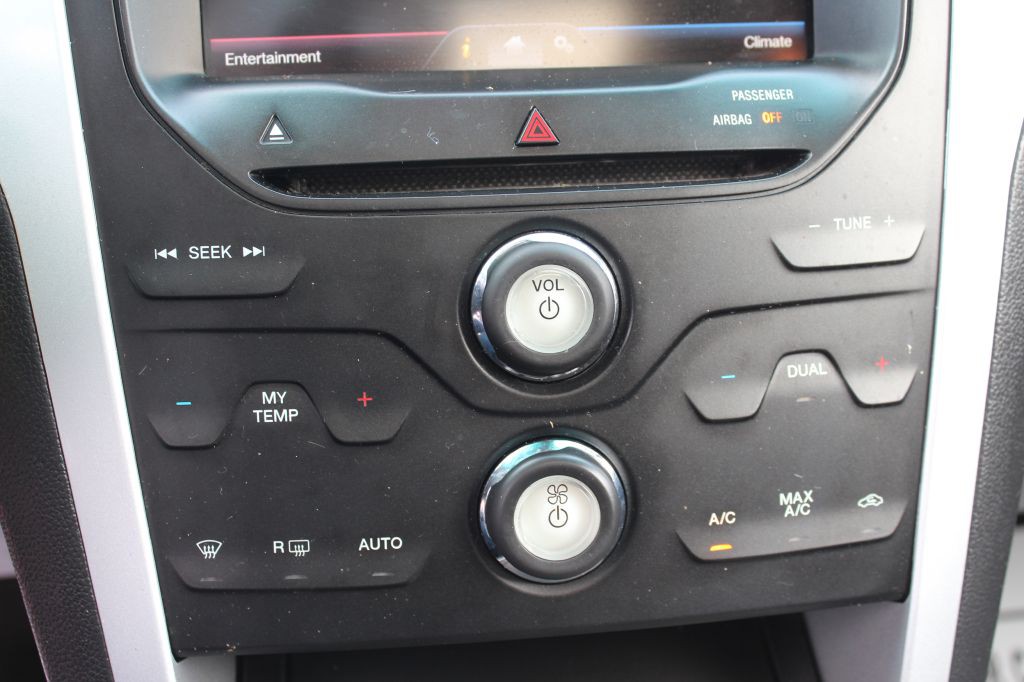 2015 Ford Explorer Image 24