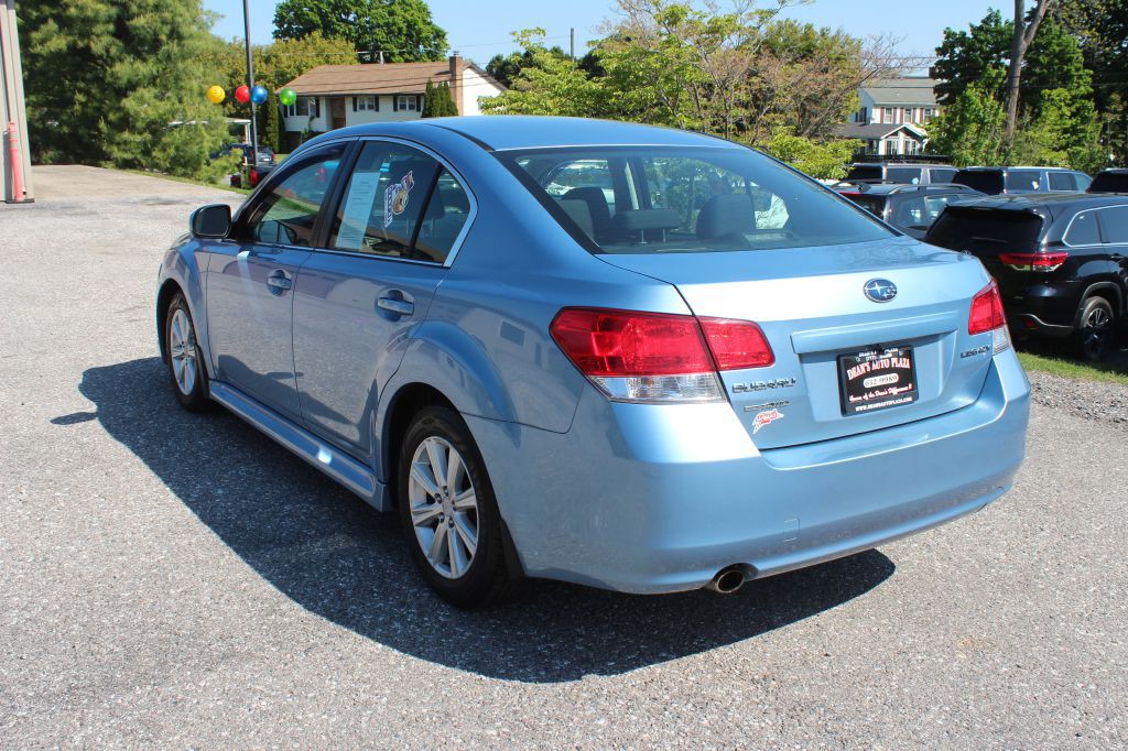 2010 Subaru Legacy Image 7