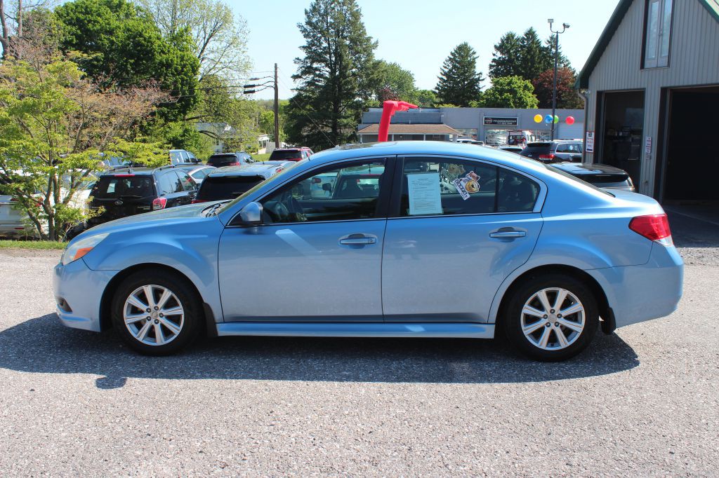 2010 Subaru Legacy Image 8