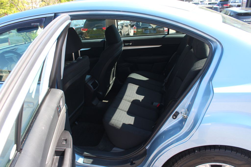 2010 Subaru Legacy Image 11