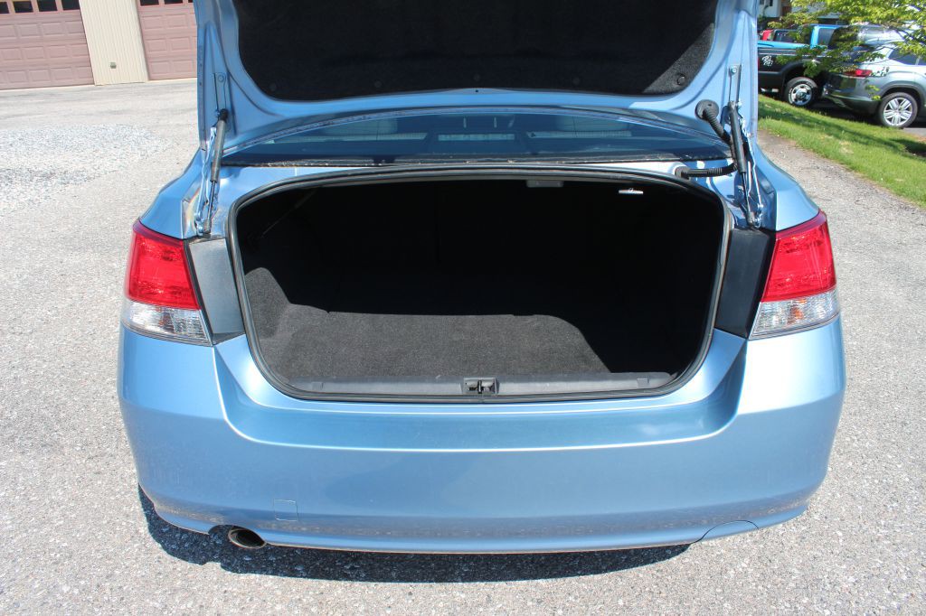 2010 Subaru Legacy Image 13