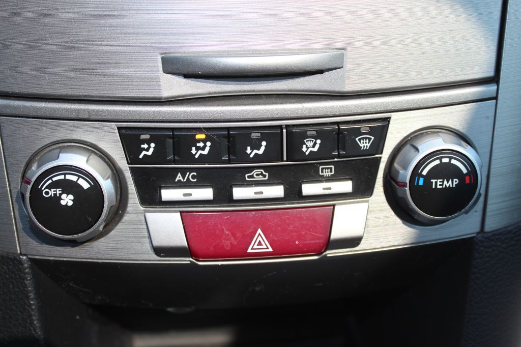 2010 Subaru Legacy Image 23