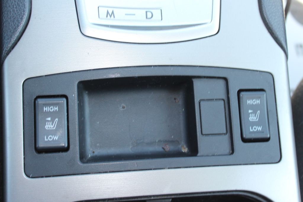 2010 Subaru Legacy Image 24