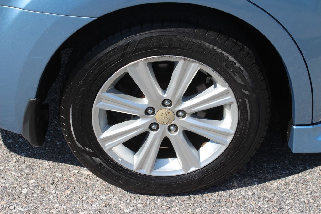 2010 Subaru Legacy Image 28
