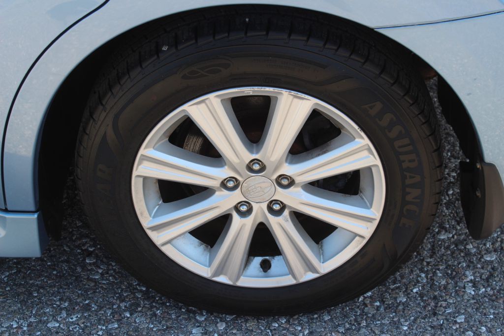 2010 Subaru Legacy Image 29