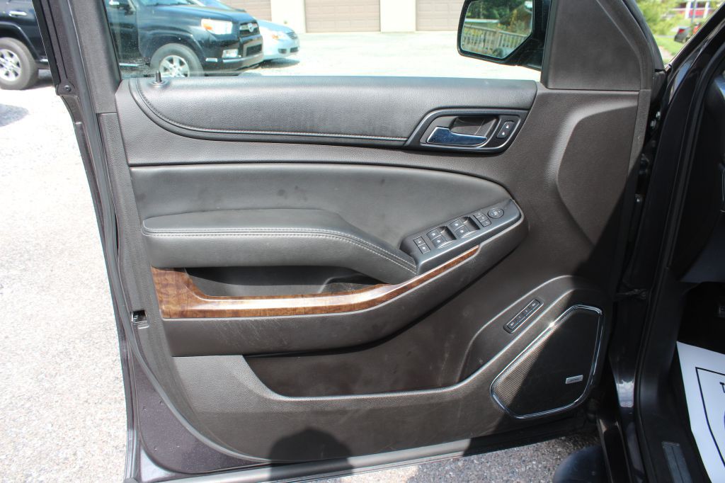 2016 Chevrolet Suburban Image 10