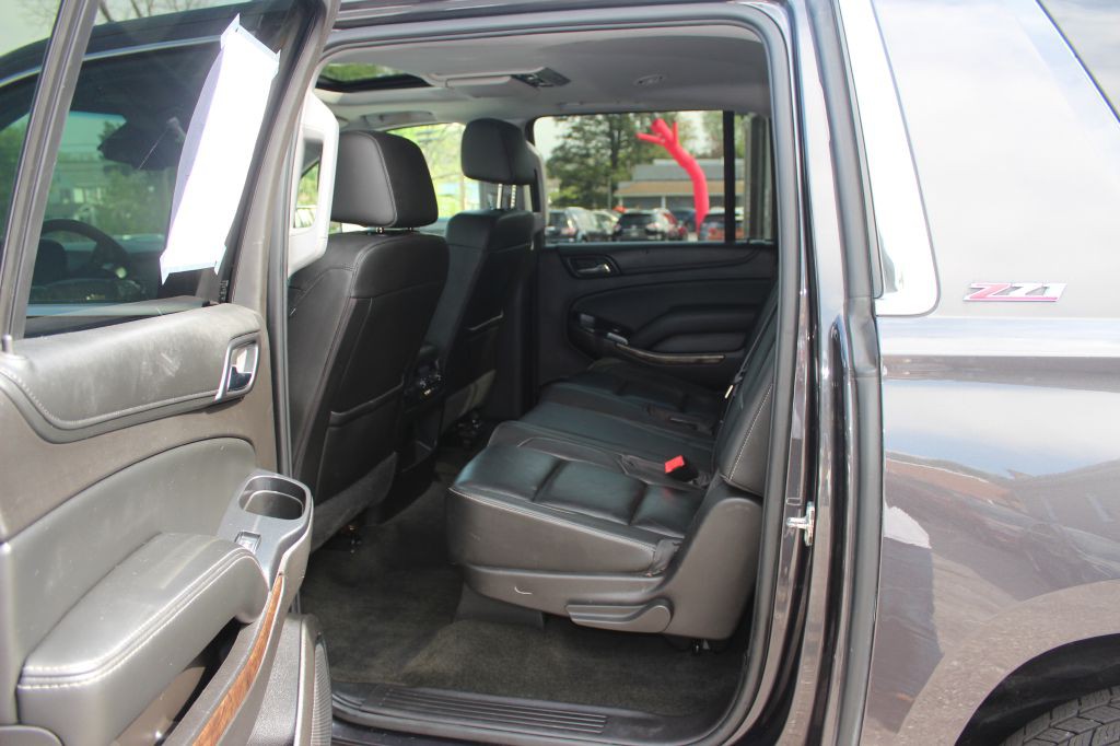 2016 Chevrolet Suburban Image 12