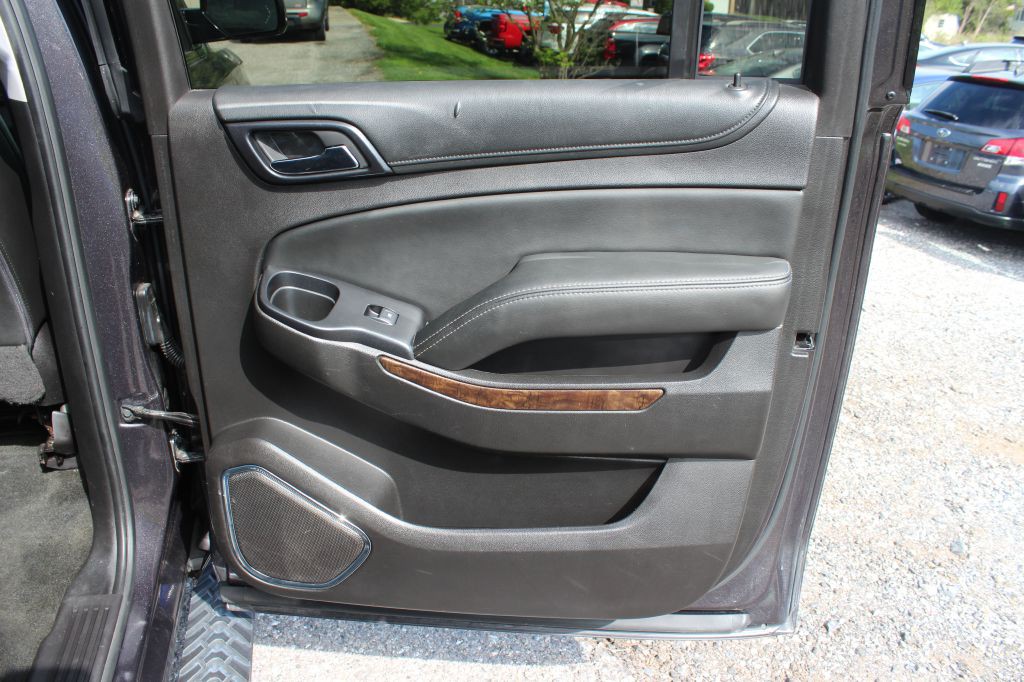 2016 Chevrolet Suburban Image 16