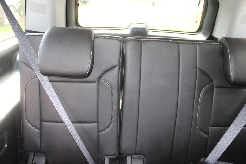 2016 Chevrolet Suburban Image 17