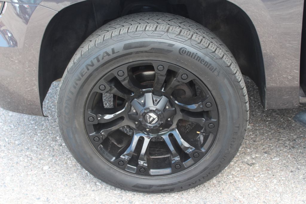 2016 Chevrolet Suburban Image 30