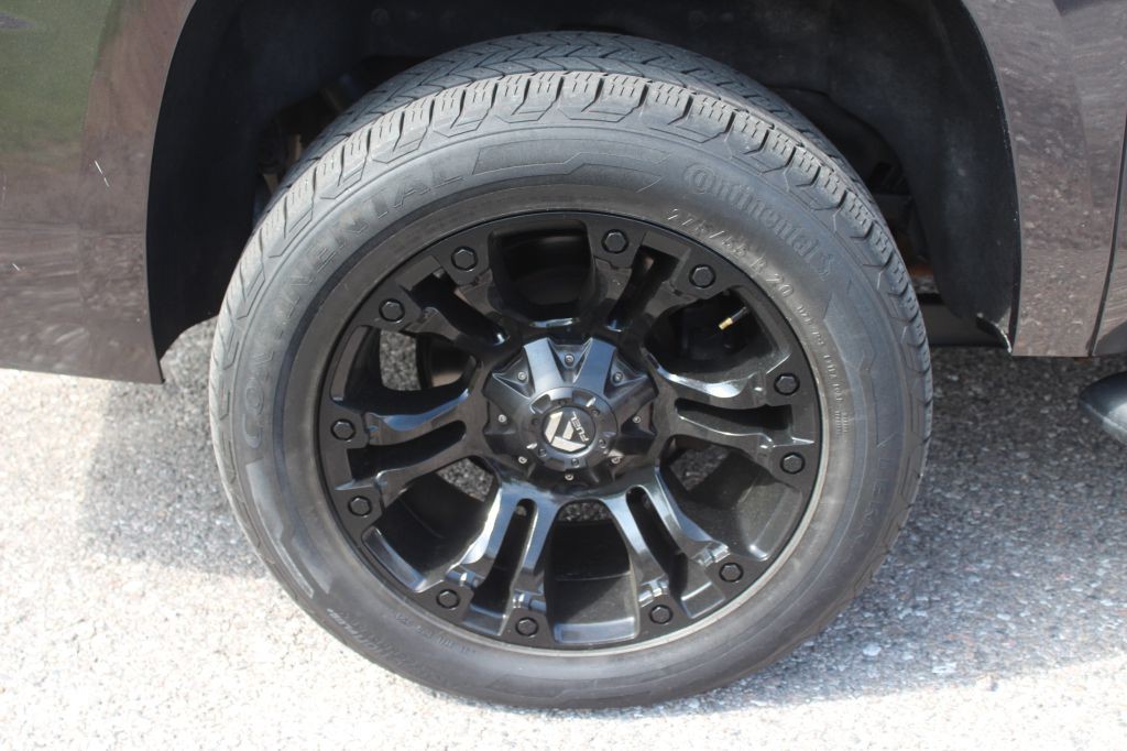 2016 Chevrolet Suburban Image 32