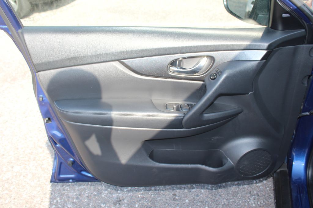 2020 Nissan Rogue Image 10