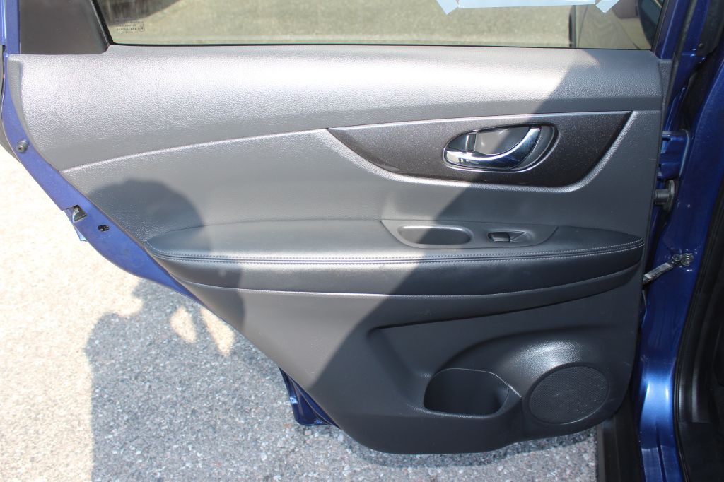 2020 Nissan Rogue Image 12