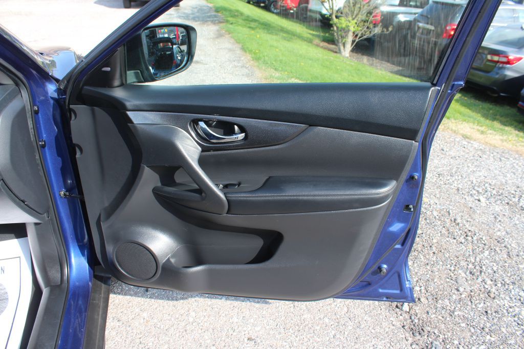 2020 Nissan Rogue Image 17