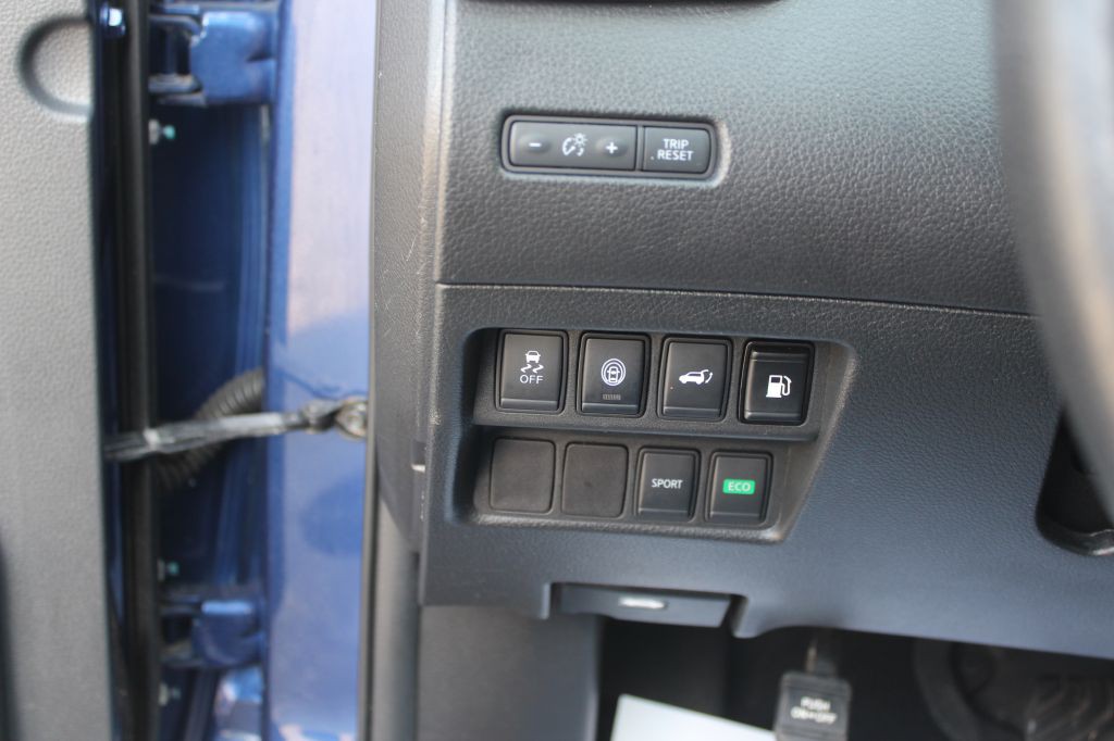 2020 Nissan Rogue Image 19