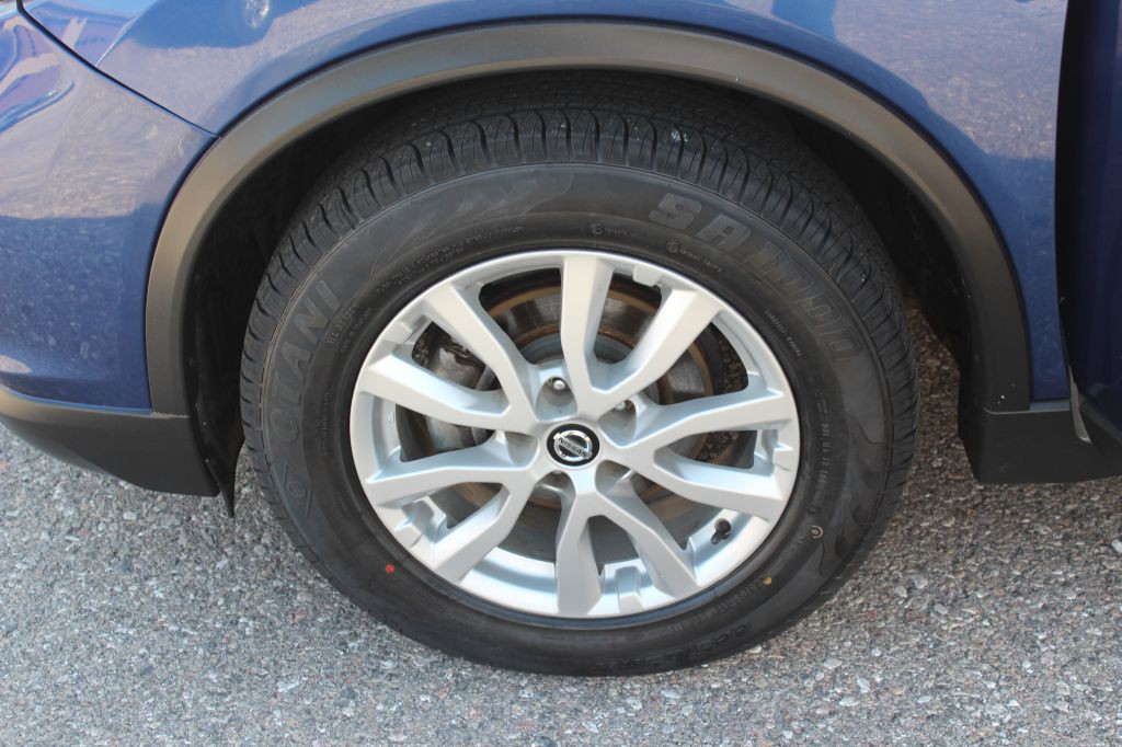 2020 Nissan Rogue Image 25