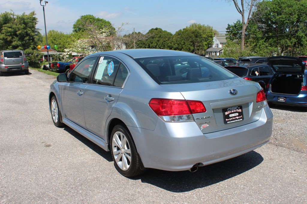 2014 Subaru Legacy Image 7