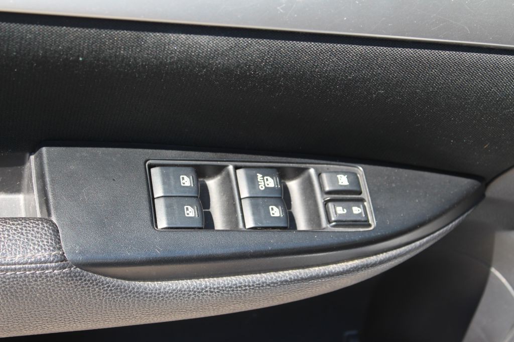 2014 Subaru Legacy Image 11