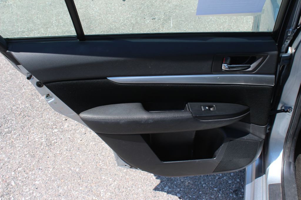 2014 Subaru Legacy Image 13